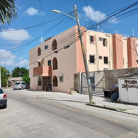 Casa De Huespedes Los Santos Cancún Zewnętrze zdjęcie